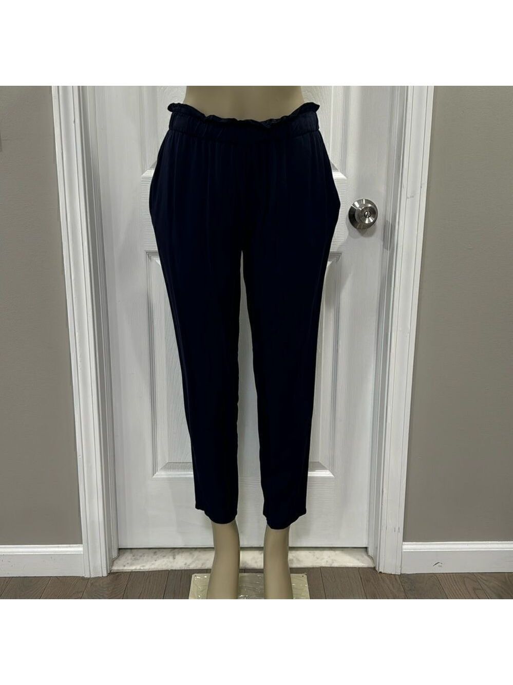 BCBG PULL ON TROUSERS. NAVY BLUE.